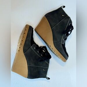 Nautica Black and Tan Wedge Shoes